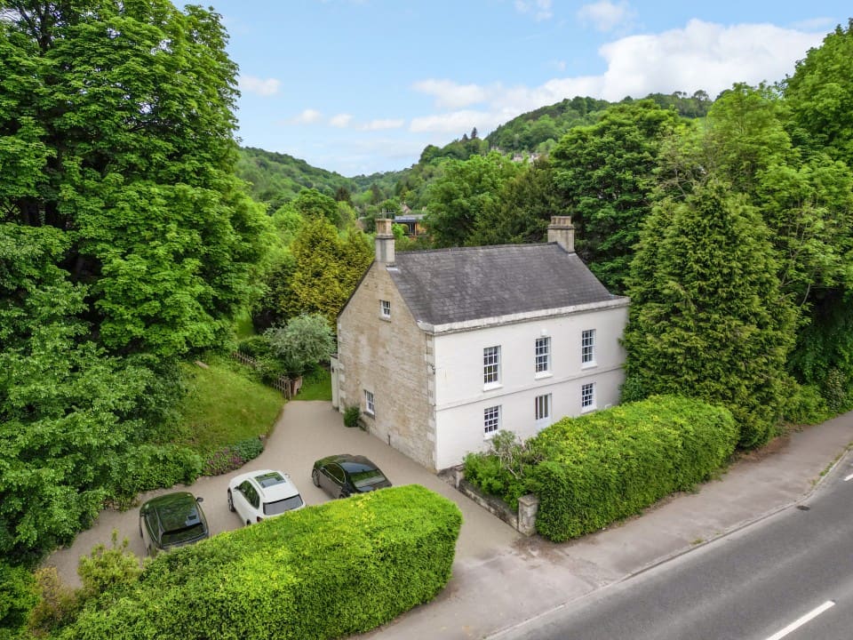 Toadsmoor House — photo 1