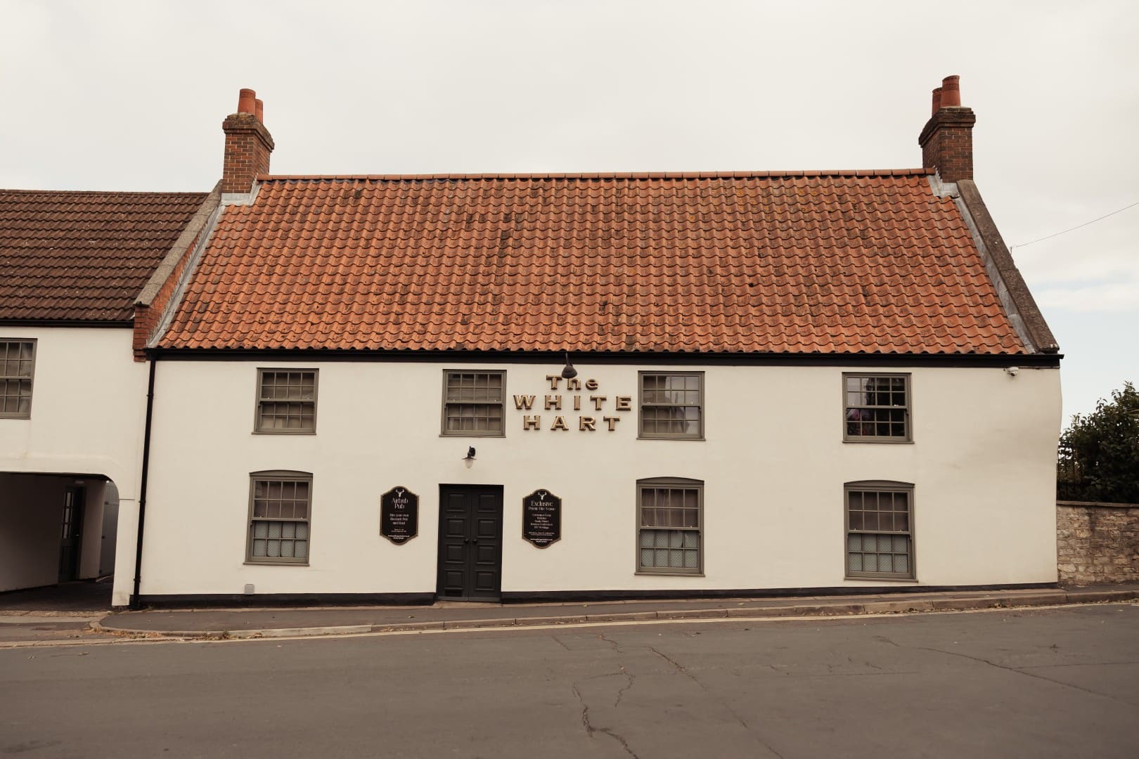 The White Hart — photo 1