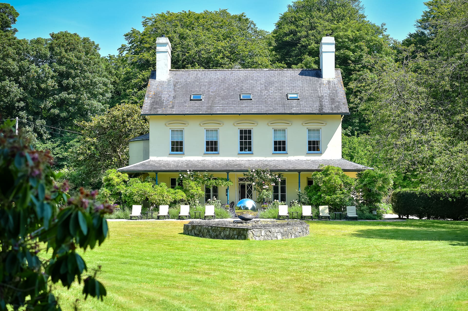 Coastal Manor — photo 1