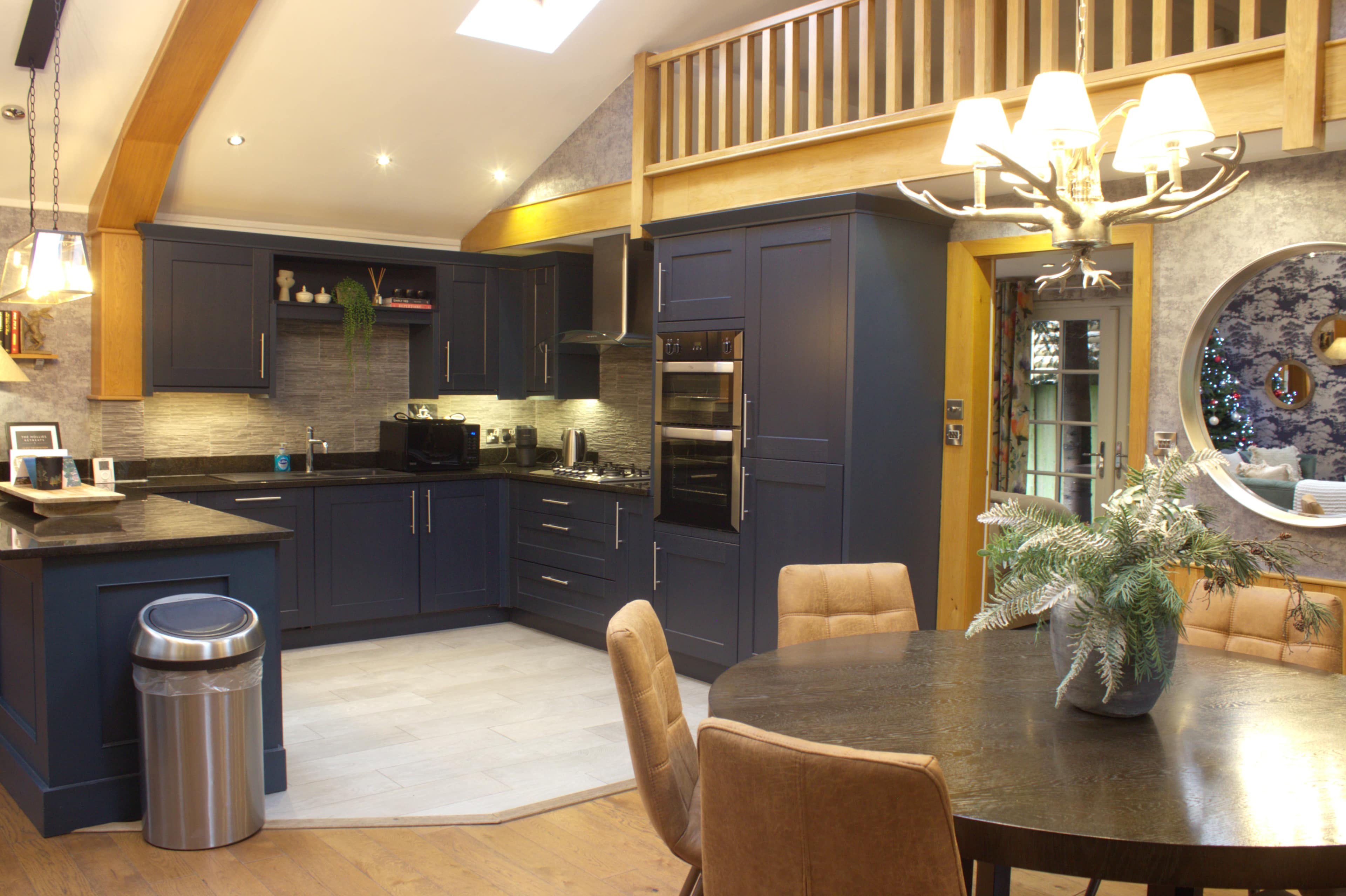 Hollies Retreats - Norway Spruce Lodge
