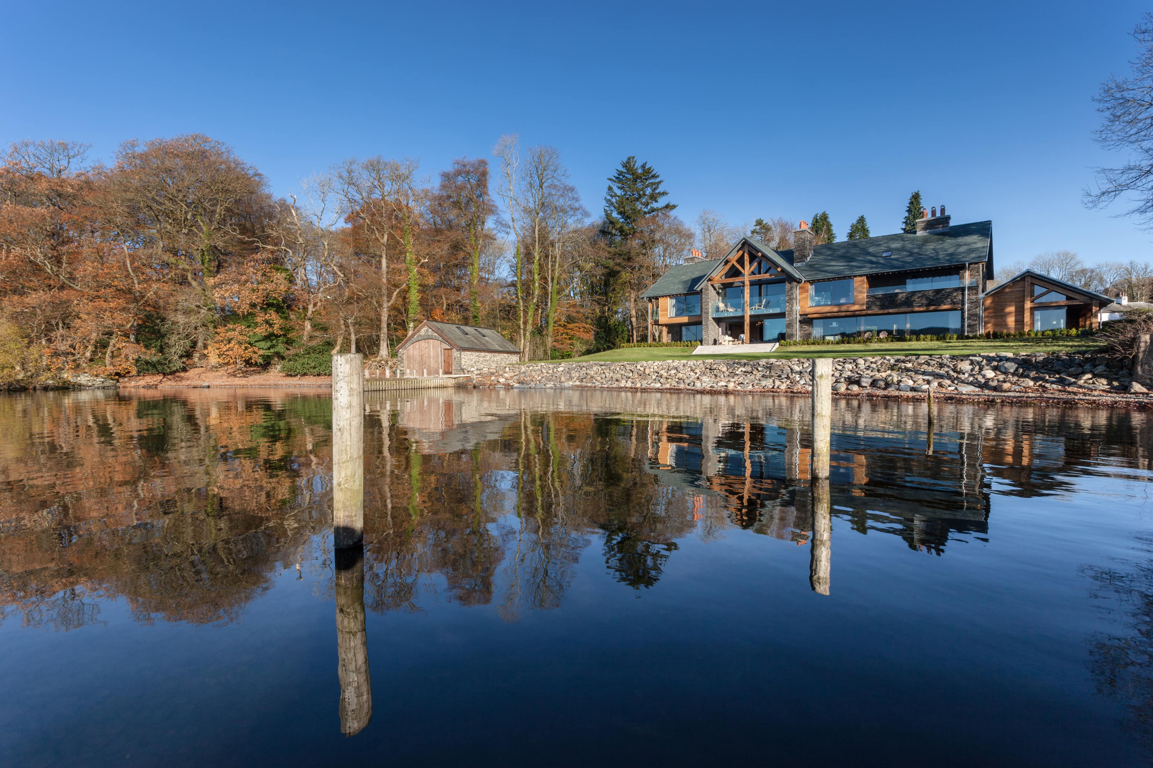Lakeside Lodge